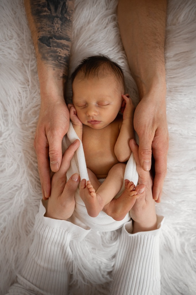 Sesja noworodkowa Łucji w studio Dominiki i Michała 1 - noworodek sesja